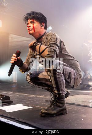 Edimburgo,Scozia, 9th maggio 2022, Gary Numan suona dal vivo all'Accademia O2 Edimburgo lunedì 9th maggio 2022 per promuovere i membri della band: Steve Harris – chitarra principale Tim Slade – basso, David Brooks   tastiere Richard Beasley – batteria, percussioni, credito: Alan Rennie/Alamy Live News Foto Stock