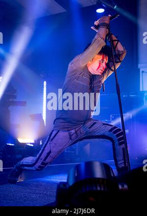 Edimburgo,Scozia, 9th maggio 2022, Gary Numan suona dal vivo all'Accademia O2 Edimburgo lunedì 9th maggio 2022 per promuovere i membri della band: Steve Harris – chitarra principale Tim Slade – basso, David Brooks   tastiere Richard Beasley – batteria, percussioni, credito: Alan Rennie/Alamy Live News Foto Stock