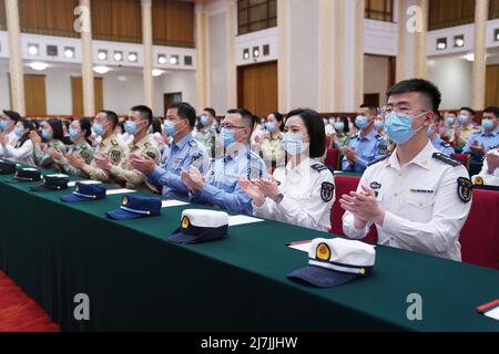 Pechino, Cina. 10th maggio 2022. Una cerimonia che segna il 100th° anniversario della fondazione della Lega Comunista della Gioventù in Cina si svolge presso la Grande Sala del Popolo di Pechino, capitale della Cina, il 10 maggio 2022. Credit: Yan Yan/Xinhua/Alamy Live News Foto Stock