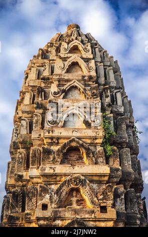 Tempio di Wat si Sawai nel parco storico di Sukhothai, Thailandia Foto Stock