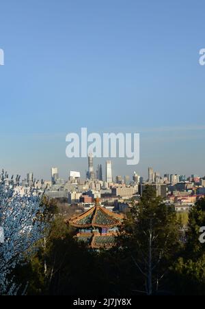 Vista della città dalla cima del parco di Jingshan a Pechino, Cina. Foto Stock