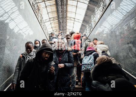 Adrien Vautier / le Pictorium - invasione russa in Ucraina - 26/2/2022 - Ucraina / Lviv - Sabato 26 Febbraio a Lviv, l'accesso al p Foto Stock