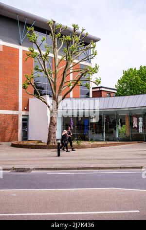 Epsom Surrey, Londra, 09 2022 maggio, University for the Creative Arts Building Exterior Epsom Foto Stock