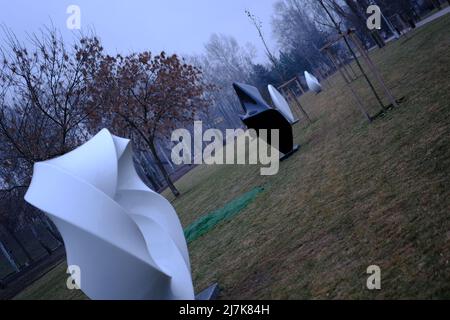 Parco cittadino di Gurova Mariupol, Ucraina. New art Objects Abstact Foto Stock