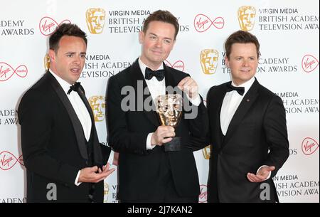 Anthony McPartlin, Stephen Mulhern e Declan Donnelly partecipano ai BAFTA TV Awards che si tengono al Royal Festival Hall di Londra. Foto Stock