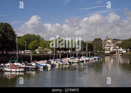 Ormeggio in banchina attraente nel Devonshire città mercato di Kingsbridge, Devon, Inghilterra Foto Stock