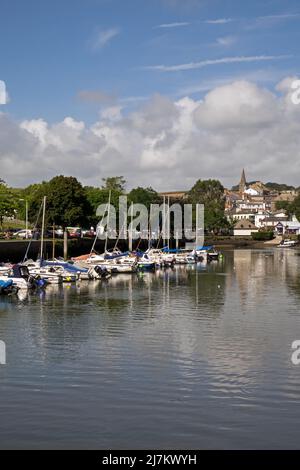 Ormeggio in banchina attraente nel Devonshire città mercato di Kingsbridge, Devon, Inghilterra Foto Stock
