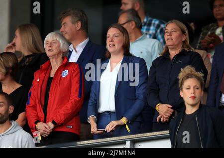 Foto di archivio datata 27-07-2017 di Tracey Crouch (centro), che ha accolto con favore l'impegno nel discorso della Regina di portare in un regolatore indipendente del calcio inglese. Data di emissione: Martedì 10 maggio 2022. Foto Stock