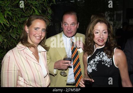 Jonika Jahr, Enno von Ruffin mt Ehefrau Vicky Leandros beim Reemtsma Medientreff im Restaurant Süllberg ad Amburgo, Germania 2003. Foto Stock