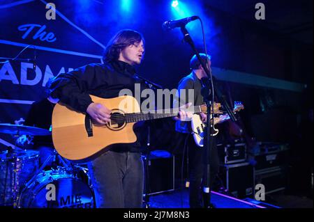 Jamie Webster si esibisce dal vivo sul palco al Leadmill di Sheffield. Foto Stock