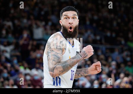 BARCELLONA - Apr 10: Vincent Poirier in azione durante la partita della ACB League tra il FC Barcelona e il Real Madrid al Palau Blaugrana il 10,2022 aprile Foto Stock