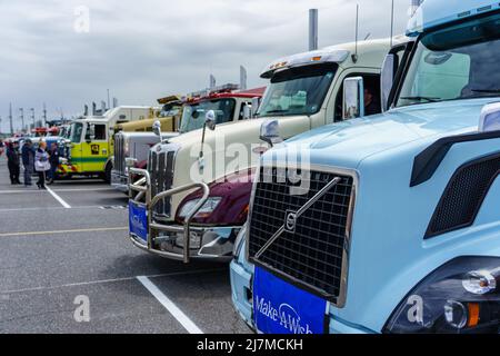 Manheim, PA, USA - 8 maggio 2022: Centinaia di camion sono pronti per l'annuale make-A-Wish Truck Conoy nella contea di Lancaster. L'evento, che include un c Foto Stock