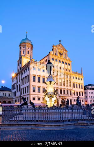 Germania Baviera strada Romantica. Augusta. Rathausplatz. Municipio Foto Stock