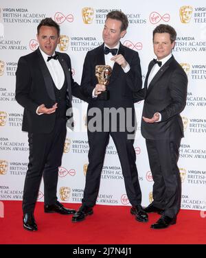 (L-R) Anthony McPartlin, Stephen Mulhern e Declan Donnelly, vincitori del premio Entertainment Program per il "viaggio di sabato notte ANT & Dec", Foto Stock