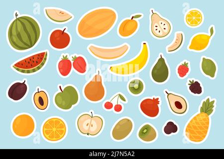 Frutta e bacche, adesivi alimentari set illustrazione vettoriale. Cartoon fette e mela intera lampone limone arancio banana fragola anguria pera ananas mora prugna isolato su sfondo blu Illustrazione Vettoriale