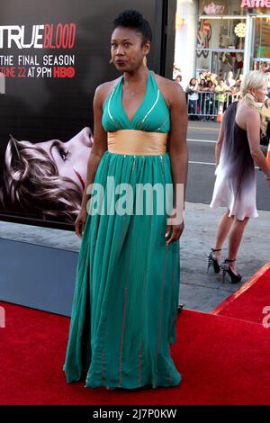 LOS ANGELES - GIUGNO 17: Tanya Wright al 'True Blood' Season 7 di HBO, premiere Screening al TCL Chinese Theatre il 17 Giugno 2014 a Los Angeles, CA Foto Stock