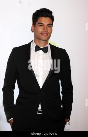 LOS ANGELES - GIUGNO 24: Siva Kaneswaran al Gala annuale della sete 5th al Beverly Hilton Hotel il 24 Giugno 2014 a Beverly Hills, CA Foto Stock