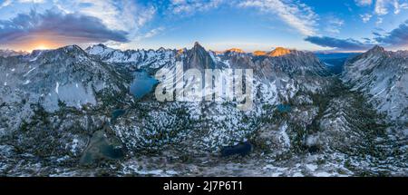 Splendide viste alpine del lago Alice nelle montagne Sawtooth Foto Stock