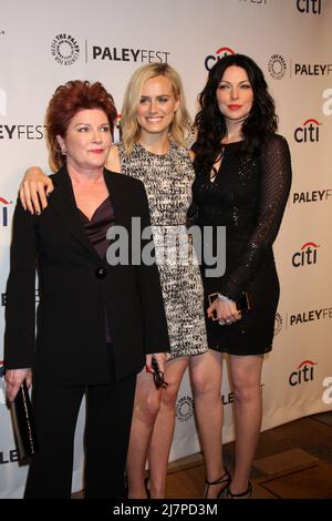 LOS ANGELES - MAR 14: Kate Mulcrew, Taylor Schilling, Laura Prepon al PaleyFEST - 'Orange is the New Black' al Dolby Theatre il 14 marzo 2014 a Los Angeles, CA Foto Stock