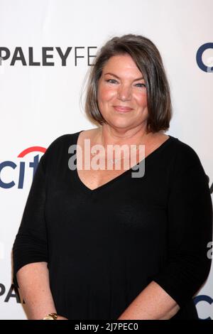 LOS ANGELES - SET 15: Mindy Cohn al PaleyFest 2014 Fall - 'Facts of Life' 35th Anniv Reunion al Paley Center for Media il 15 settembre 2014 a Beverly Hills, CA Foto Stock