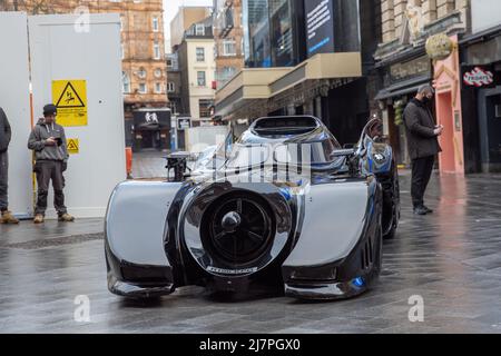 Il presentatore della Capital Breakfast Roman Kemp è stato sorpreso con un giro in una batmobile fuori dagli Studios Capital per il suo 28th compleanno. Roman Kemp è stato dotato di una batmobile come un capretto dal suo padrino George Michael e lui ancora lo ha. I co-padroni di casa Sonny e Sian lo stanno rendendo una realtà per lui presentando: Atmosfera dove: Londra, Regno Unito quando: 28 Gen 2021 credito: Phil Lewis/WENN Foto Stock