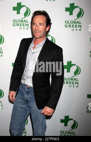 LOS ANGELES - FEB 26: Luke Perry al Global Green USA's Pre-Oscar Event at Avalon Hollywood il 26 febbraio 2014 a Los Angeles, CA Foto Stock