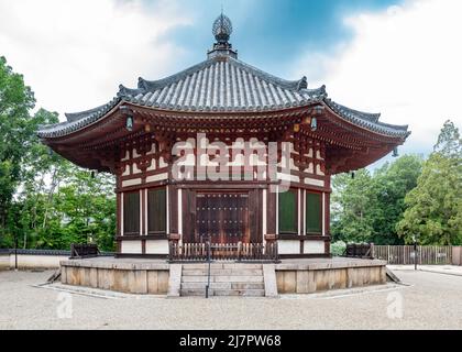 Padiglione al Tempio Kufukuiji Bhuddist di Nara, Giappone Foto Stock