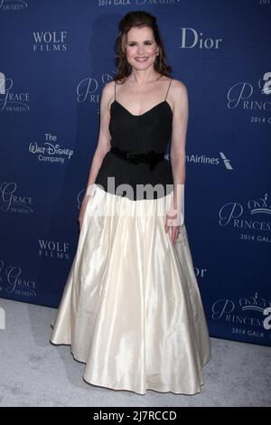 LOS ANGELES - Oct 8: Geena Davis al Princess Grace Foundation Gala 2014 al Beverly Wilshire Hotel il 8 ottobre 2014 a Beverly Hills, CA Foto Stock