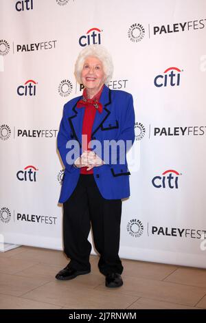 LOS ANGELES - SET 15: Charlotte Rae al PaleyFest 2014 Fall - 'Facts of Life' 35th Anniv Reunion al Paley Center for Media il 15 settembre 2014 a Beverly Hills, CA Foto Stock