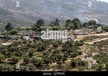 Nablus, Palestina. 10th maggio 2022. Visione generale dei nuovi edifici nell'insediamento ebraico di Shafeet Rahil, a sud di Nablus in Cisgiordania, dopo che il ministro della Difesa israeliano Benny Gantz ha approvato l'unificazione del consiglio di due insediamenti ebraici per la prima volta in 24 anni. Credit: SOPA Images Limited/Alamy Live News Foto Stock