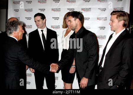 LOS ANGELES - Apr 11: Mario Andretti, Sam Witwer, Tricia Helfer, Colin Egglesfield, Brett Davern al Long Beach Grand Prix Foundation Gala al Westin Hotel il 11 aprile 2014 a Long Beach, California Foto Stock