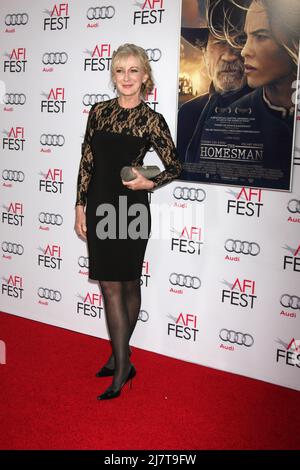 LOS ANGELES - NOV 11: Caroline Lagerfelt al 'The Homesman' Screening al AFI Film Festival al Dolby Theatre il 11 novembre 2014 a Los Angeles, CA Foto Stock