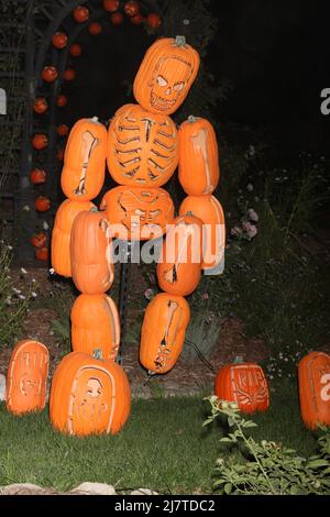 LOS ANGELES - Oct 4: Scolpito Pumpkins alla NASCITA del Jack o'Lanterns a Descanso Gardens il 4 ottobre 2014 a la Canada Flintridge, CA Foto Stock