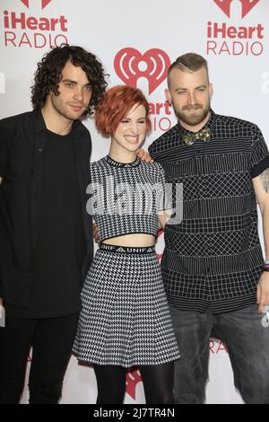 LAS VEGAS - SET 19: Taylor York, Hayley Williams, Jeremy Davis, Paramore alla notte 1 del Festival della musica della radio di iHeart al MGM Grand Resort and Casino il 19 settembre 2014 a Las Vegas, NV Foto Stock