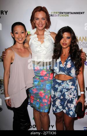 LOS ANGELES - SET 6: Nicole Bilderback, Kristanna Loken, Tiffany Panhilason al 'Mercenaries' Premiere - Burbank International FIM Festival all'AMC 6 il 6 settembre 2014 a Burbank, CA Foto Stock