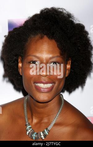 LOS ANGELES - SET 18: Dionne Neish al 'Figlie di POP' Season 3 Premiere Party al MADERA Kitchen & Bar il 18 settembre 2014 a Los Angeles, CA Foto Stock