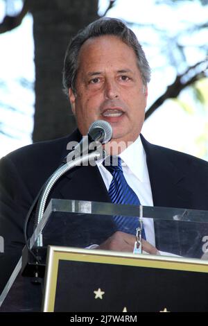 LOS ANGELES - AGO 26: Jon Lovitz al Phil Hartman Posthumous Star sulla Walk of Fame a Hollywood Blvd il 26 agosto 2014 a Los Angeles, CA Foto Stock