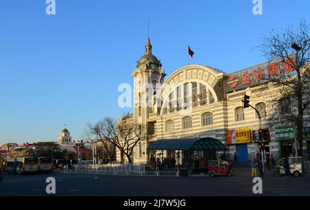 La stazione ferroviaria centrale di Pechino, Cina. Foto Stock