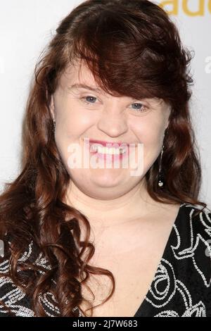 LOS ANGELES - AGO 22: Jamie Brewer alla ricezione del gruppo di pari dei produttori della Television Academy al London Hotel il 22 agosto 2014 a West Hollywood, CA Foto Stock