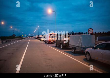 Simon Becker / le Pictorium - punto di accoglienza per i rifugiati di Korczowa al confine polacco-ucraino - 6/3/2022 - Polonia / Jaroslaw / Korczowa - persone Foto Stock