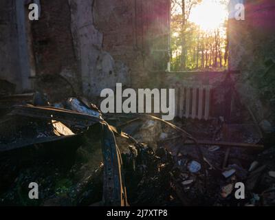 Regione di Kharkiv, Kharkov, Skovorodinovka, Skovorodinivka, Ucraina - 05.07.2022: Rovine di finestre interrotte Museo letterario e commemorativo di G. S. Skovoroda Foto Stock