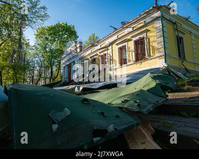 Kharkiv, regione di Kharkov, Skovorodinovka, Skovorodinivka, Ucraina - 05.07.2022: Distrutto Skovoroda museo edificio dopo l'invasione russa su Ucraina Foto Stock