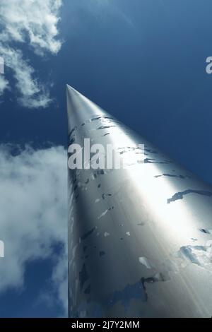 Prospettiva di spire, famoso punto di riferimento a Dublino, in Irlanda in estate Foto Stock