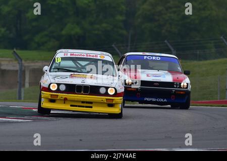 Mark Smith, Arran Moulton-Smith, BMW E30 M3, Jonathan White, Ford Capri 3 litri S, Una gara di un'ora con l'opzione di un secondo pilota in iconica berlina Foto Stock