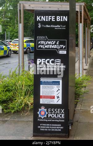 Brentwood Essex 11th maggio 2022 la polizia dell'Essex ha lanciato un'amnistia a coltello in tutto l'Essex insieme al lancio di un nuovo marchio sui contenitori a coltello collocati in 14 siti in tutta la contea. Nella foto è raffigurato il contenitore coltelli presso l'ufficio della polizia di Brentwood. Credit: Ian Davidson/Alamy Live News Foto Stock