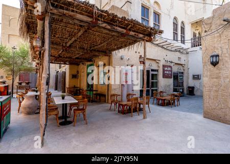 Caffetteria nella parte vecchia della città di Dubai, Emirati Arabi Uniti, 29 ottobre 2021. (Foto CTK/Ondrej Zaruba) Foto Stock