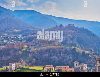 I castelli medievali della città di Bellinzona, Svizzera Foto Stock