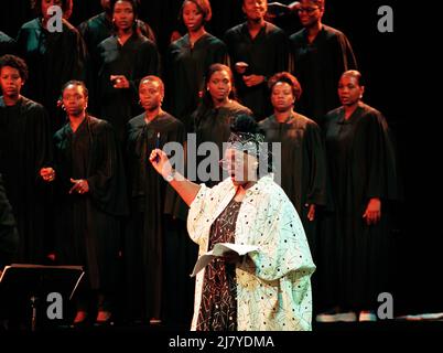 Jessye Norman prova per le esibizioni di JESSYE NORMAN : LA SACRA ELLINGTON al Barbican Theater, Londra EC2 il 29 & 31/07/1999 un concerto del Centenario di Ellington con le Sacred Songs di Duke Ellington Foto Stock