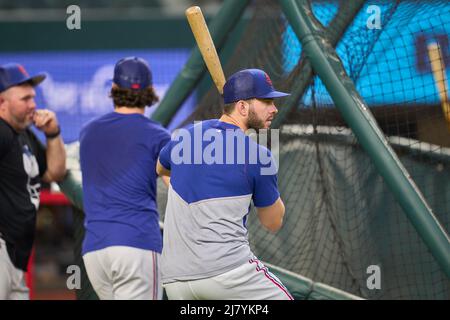 Dallas, Texas, Stati Uniti. 10th maggio 2022. Texas Outfielder Zach Reks (65) t durante il pre-gioco con Kansas City Royals e Texas Rangers tenuto al Globe Life Field di Dallas Tx. David Seelig/Cal Sport medi. Credit: csm/Alamy Live News Foto Stock