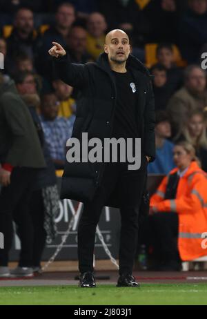 Wolverhampton, Inghilterra, 11th maggio 2022. Josep Guardiola manager di Manchester Citydurante la partita della Premier League a Molineux, Wolverhampton. Il credito dovrebbe essere: Darren Staples / Sportimage Foto Stock